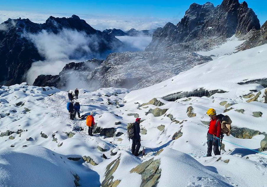 11-days-rwenzori-mountain-hiking-tour